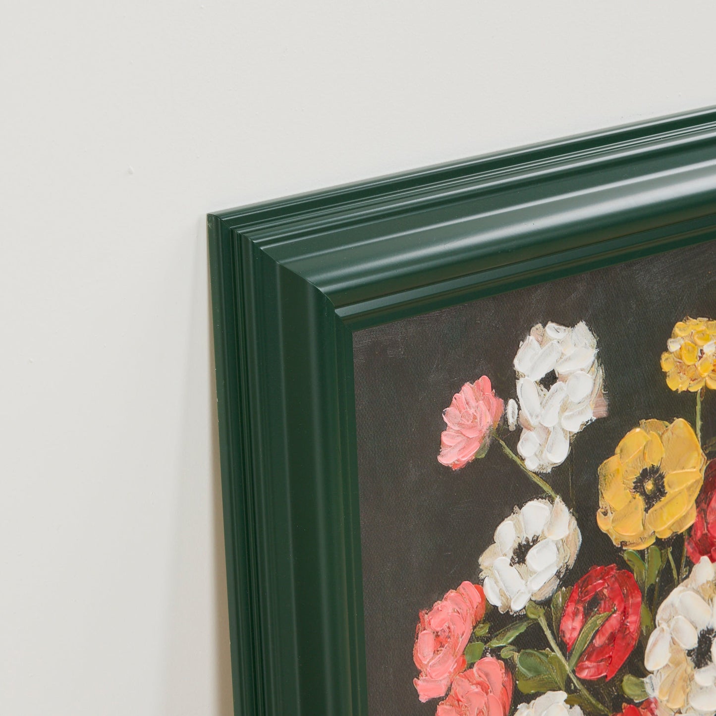 Fleurs sur fond vert