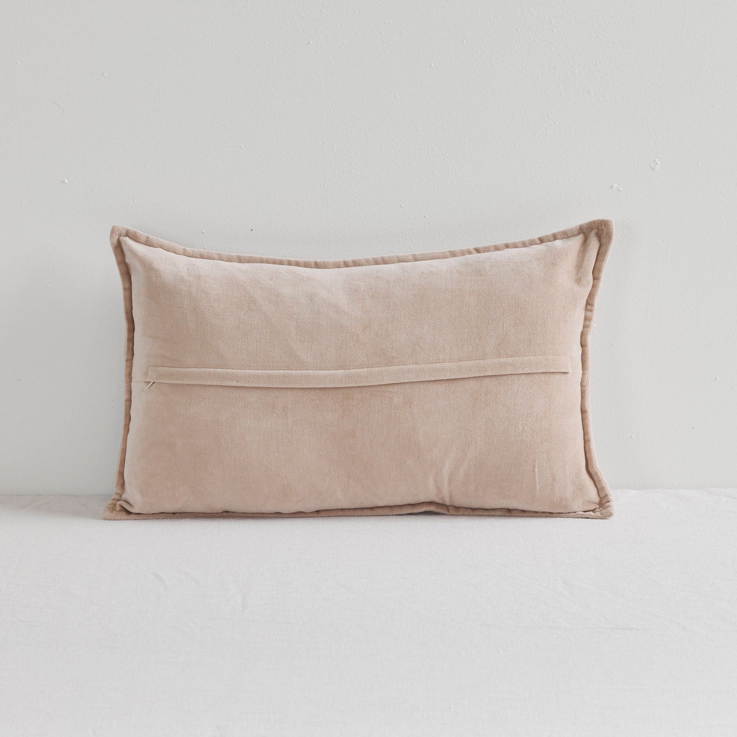 Coussin Hudson en velours - Os - 30 x 50