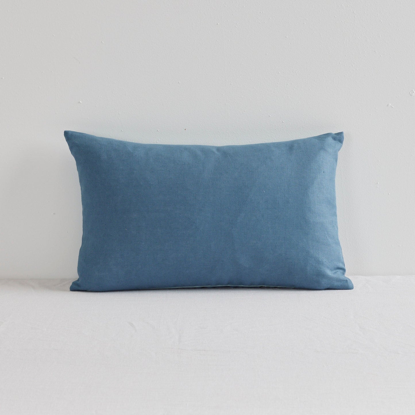 Coussin Jasper en lin - Bleu moyen - 30 x 50 cm