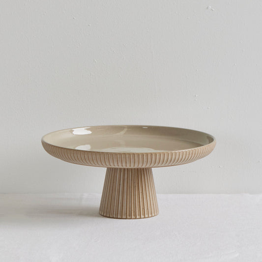 Assiette à pied sculptée - Argile