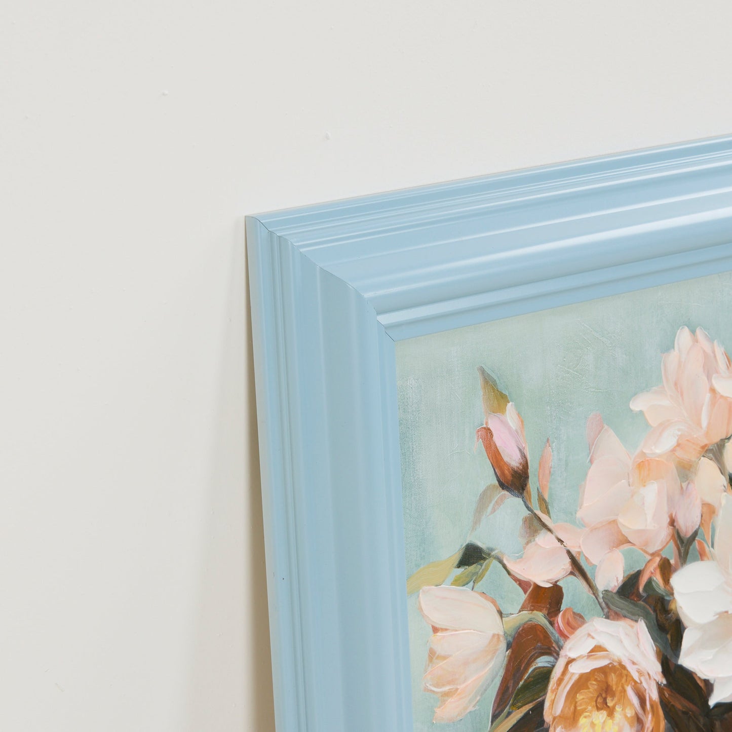 Fleurs sur fond bleu