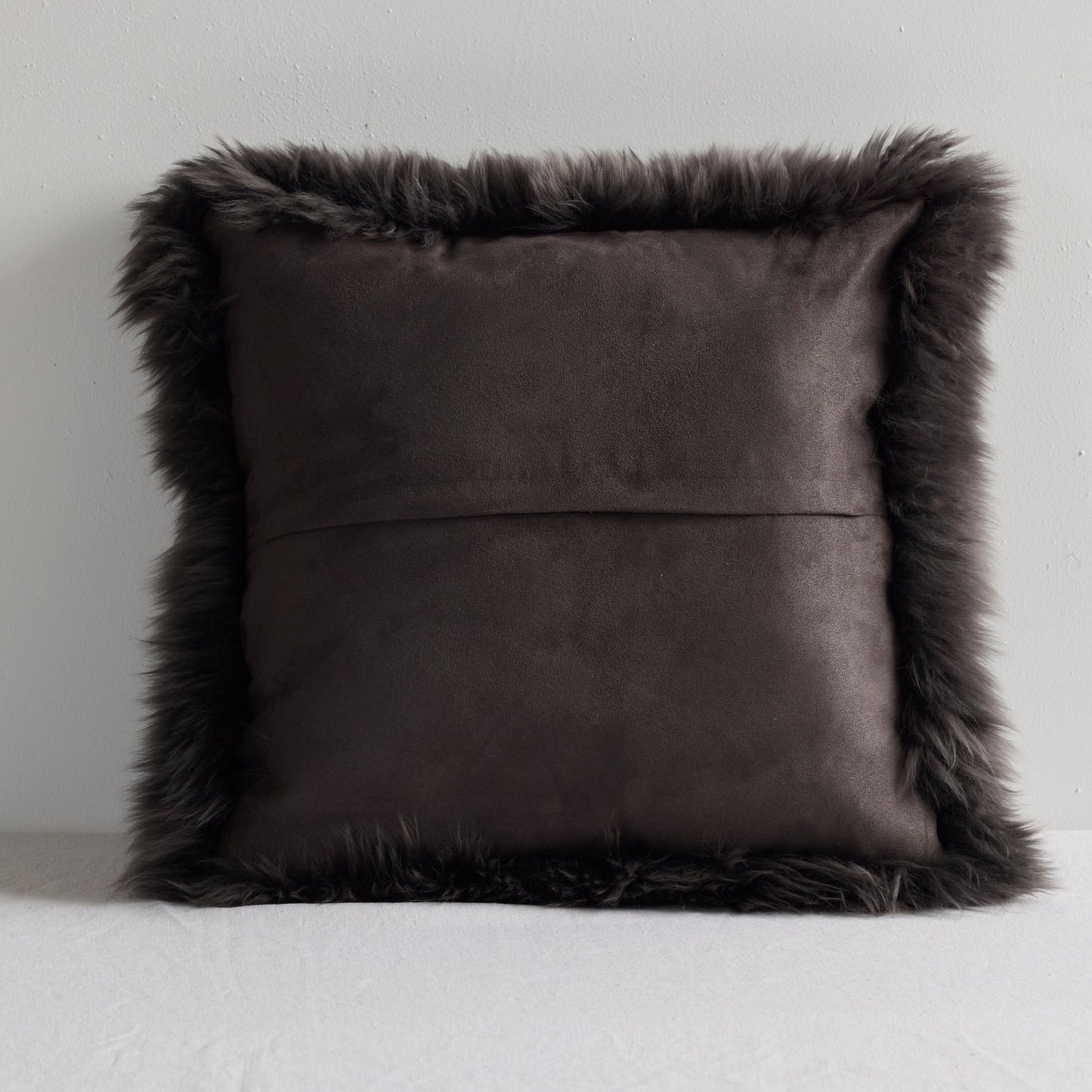 Coussin en peau de mouton - Anthracite