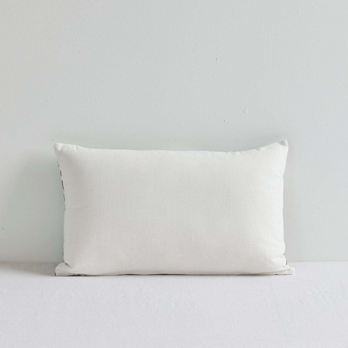 Coussin à motif de feuilles abstraites - Vert moyen/Blanc - 30 x 50 cm