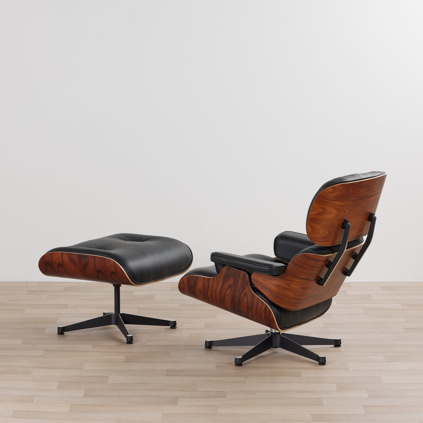 Ensemble fauteuil et repose-pieds Eames (réplique) - Noir